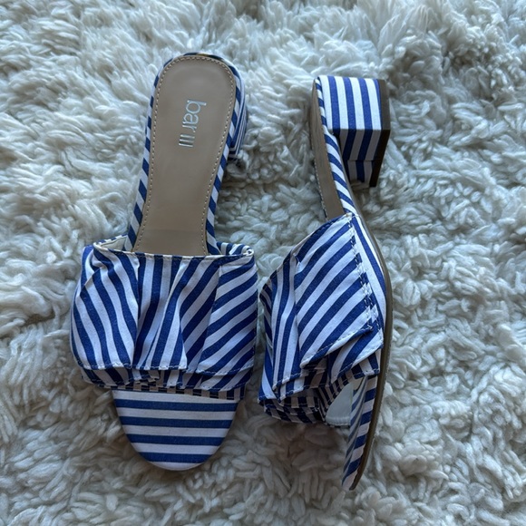Bar III‎ Ruffle Sandals - Picture 3 of 6